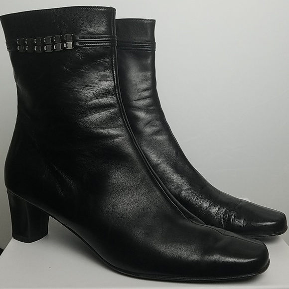 Salvatore Ferragamo Shoes - Salvatore Ferragamo black ankle boots booties
